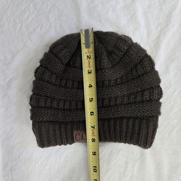 C.C. Exclusives Knitted Hat Beanie Green Winter Boho - Picture 7 of 8